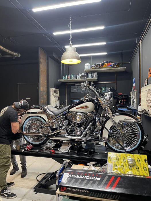 Fat Spoke wielen Softail Heritage 2000 21" voorwiel en 18 inch achterwiel